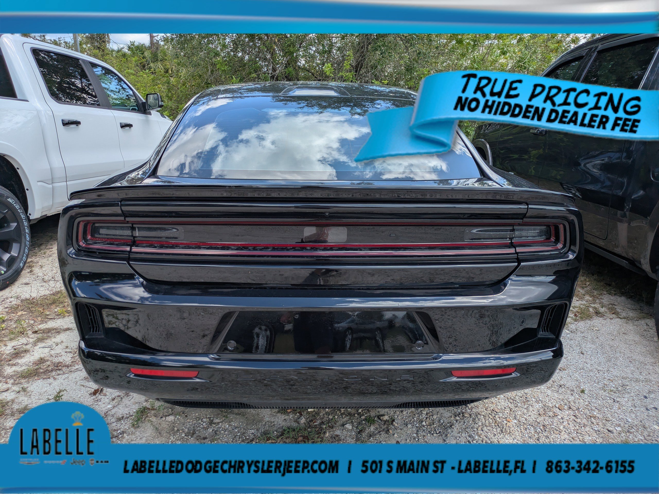 Used 2024 Diamond Black Crystal Pearlcoat Dodge Scat Pack image 4