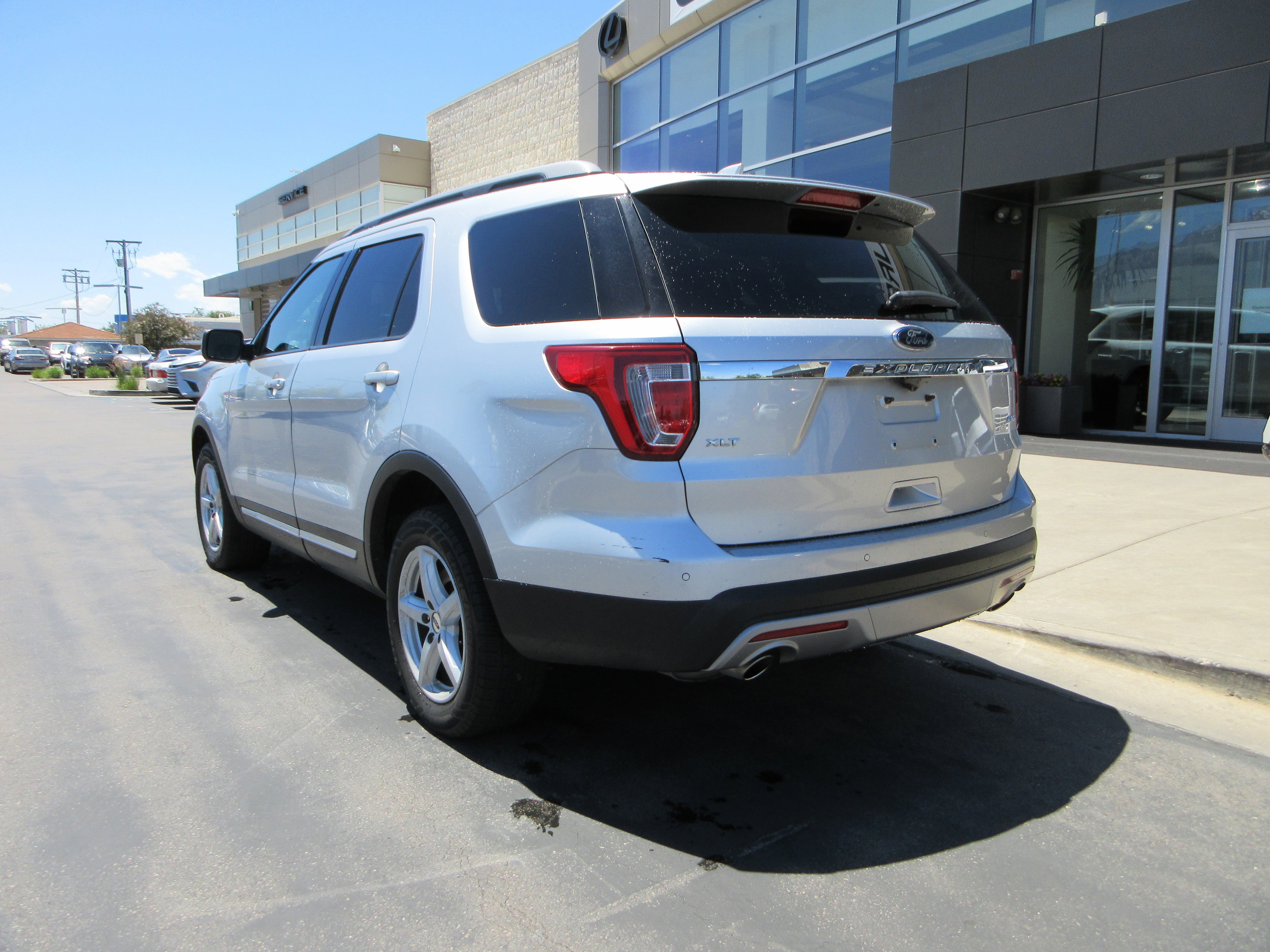 Used 2017 Ingot Silver Metallic Ford XLT image 5