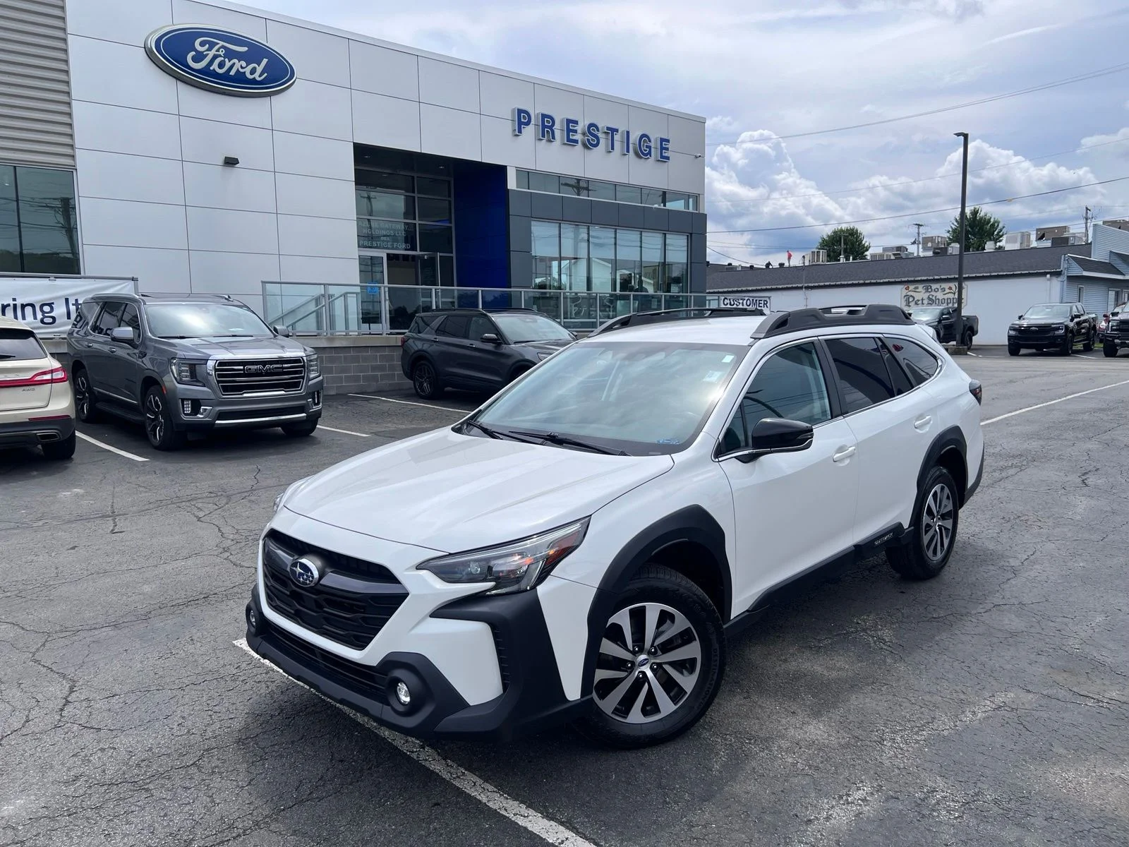2023 Subaru Outback Premium's photo