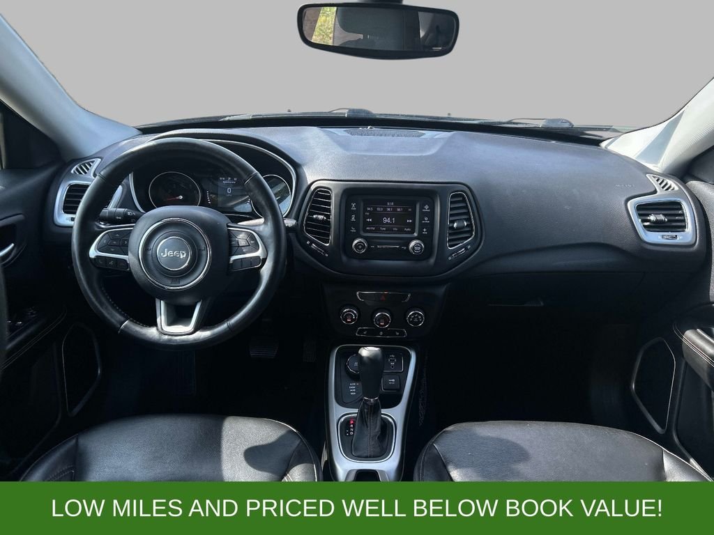 Used 2018 Gray Jeep Latitude image 20