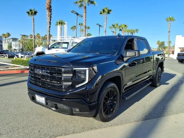 Used 2023 Onyx Black GMC Elevation image 9