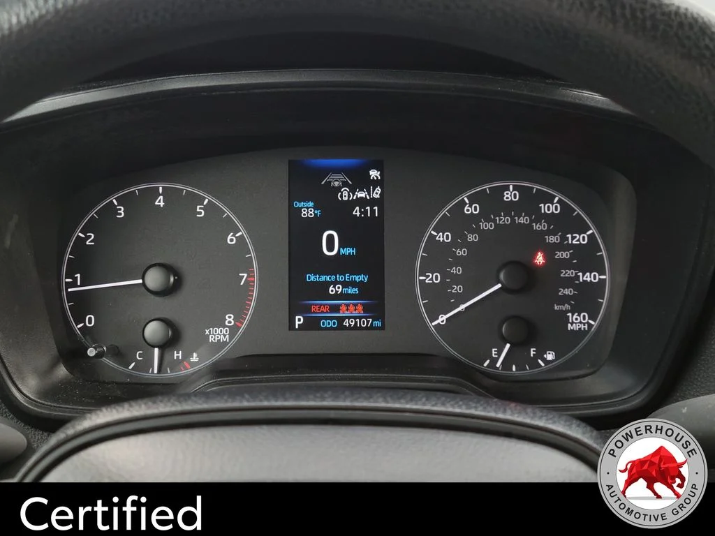 Used 2024  Toyota LE image 31
