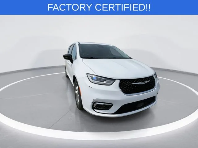 Used 2024 White Chrysler Limited image 2