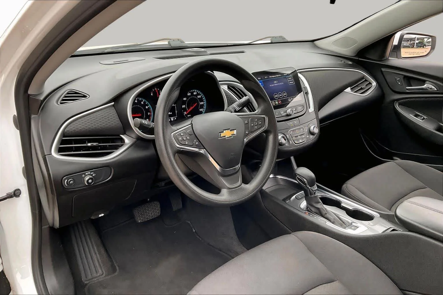 Used 2024 Summit White Chevrolet LT image 16