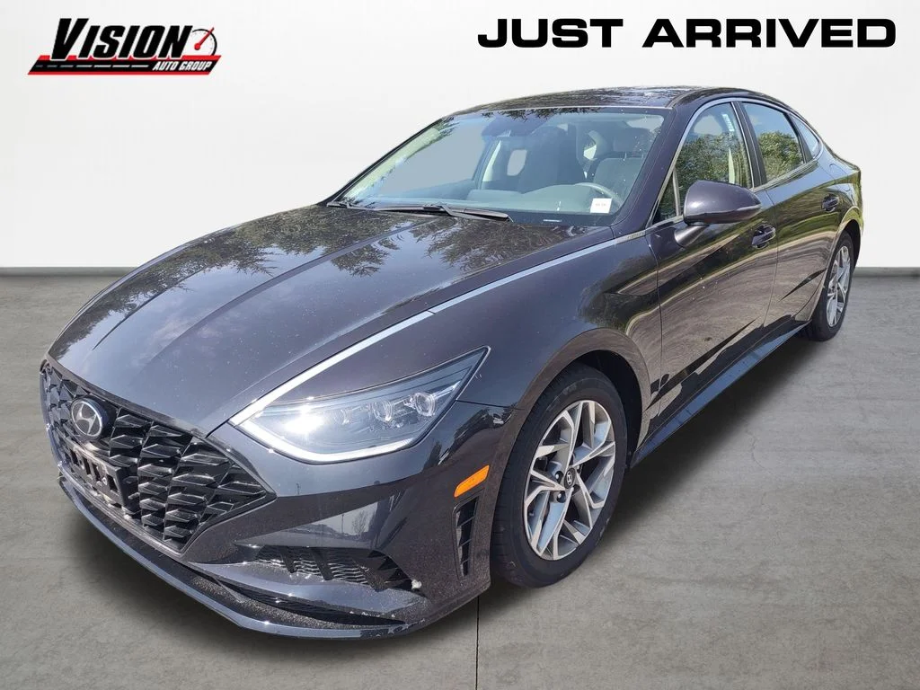 Certified Used 2023 Blue Hyundai SEL image 1