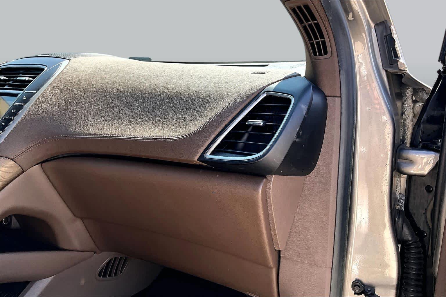 Used 2016 Luxe Lincoln Reserve image 17