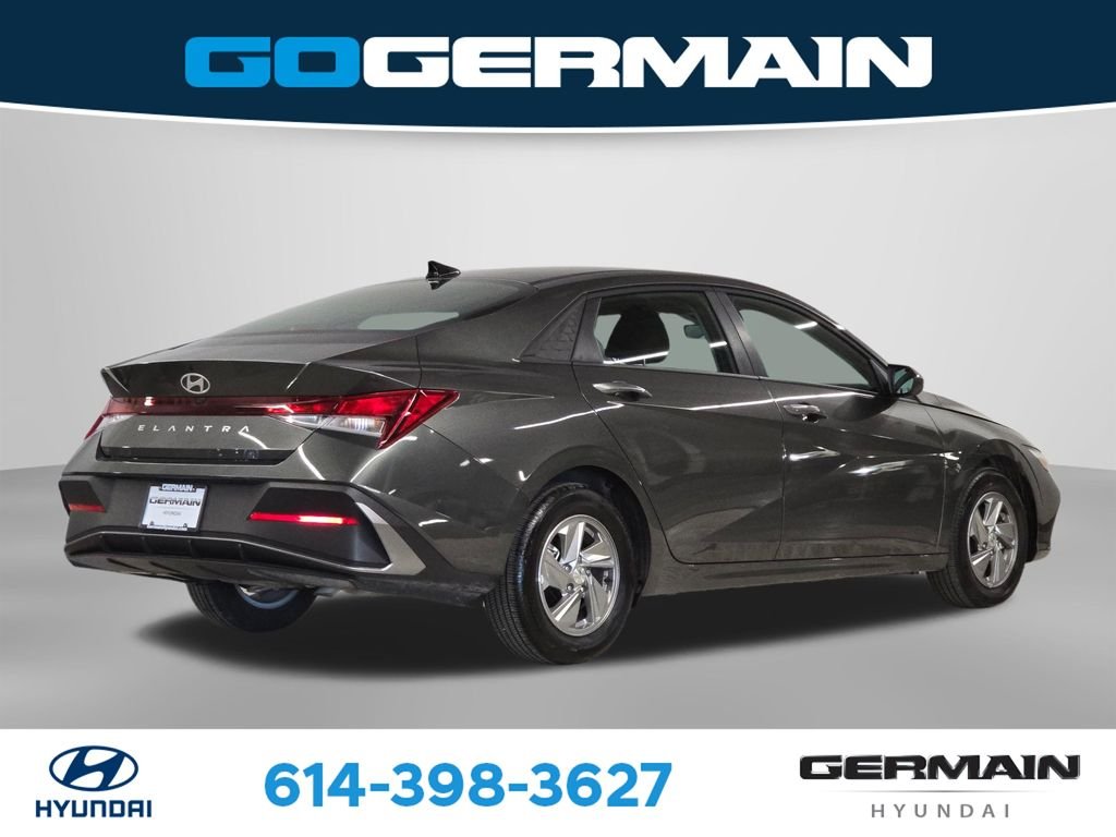 2025 Hyundai Elantra SE - Photo 8