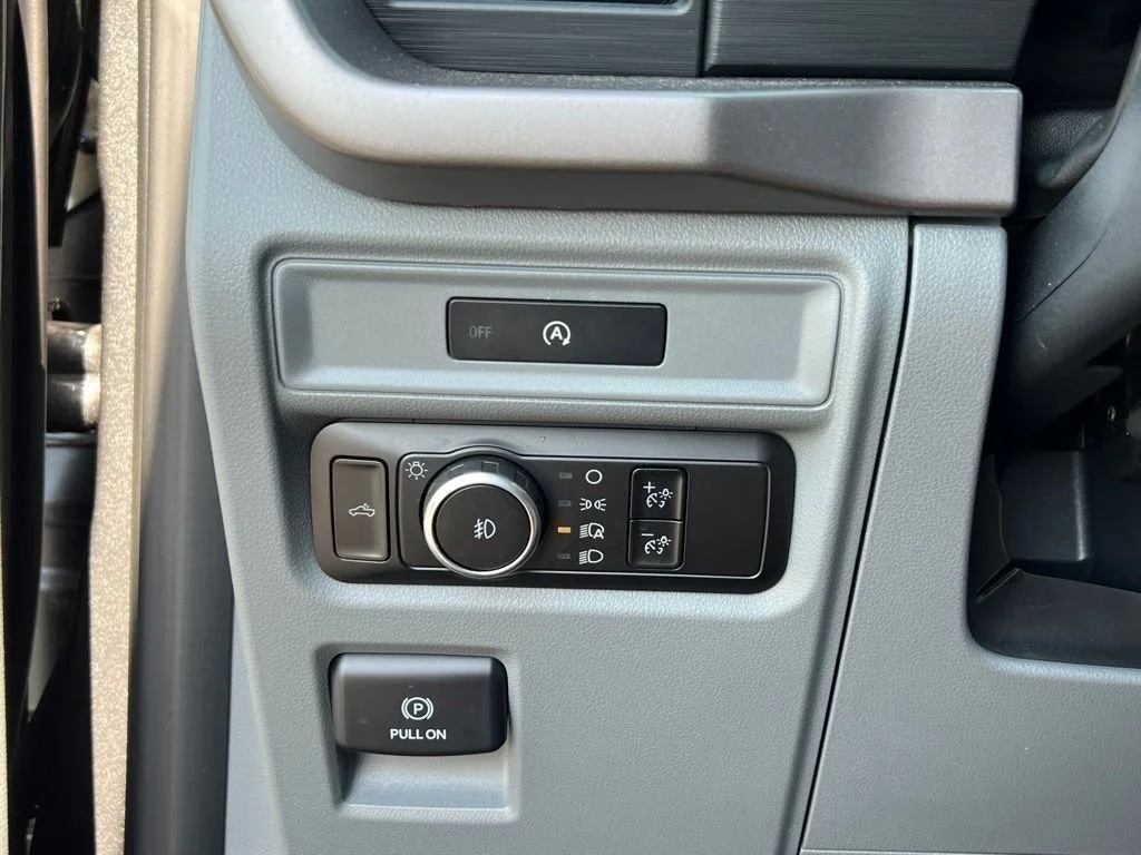 Used 2025 Gray Metallic Ford XLT image 18