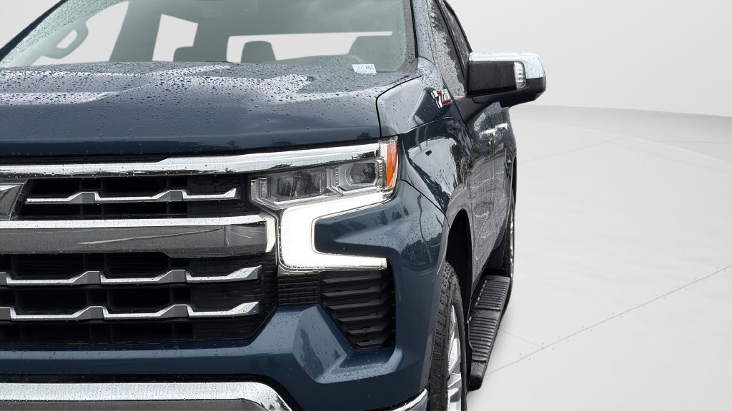 Used 2024 Blue Chevrolet LTZ image 38