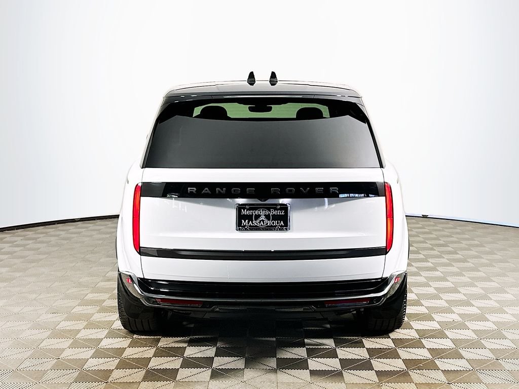 Used 2025 White Land Rover SE image 6