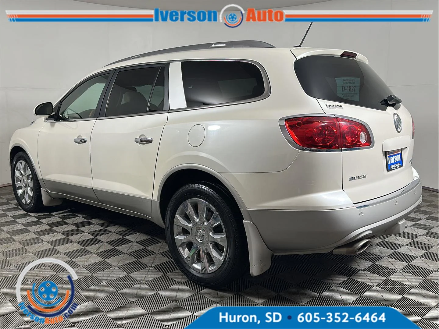 Used 2011 White Diamond Tricoat Buick CXL-2 image 7