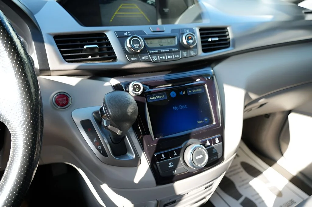 Used 2016 Silver Honda EX-L image 28