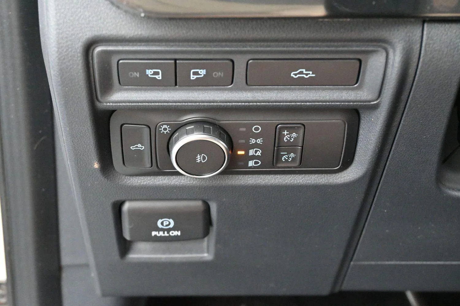 Used 2022 Oxford White Ford XL image 29