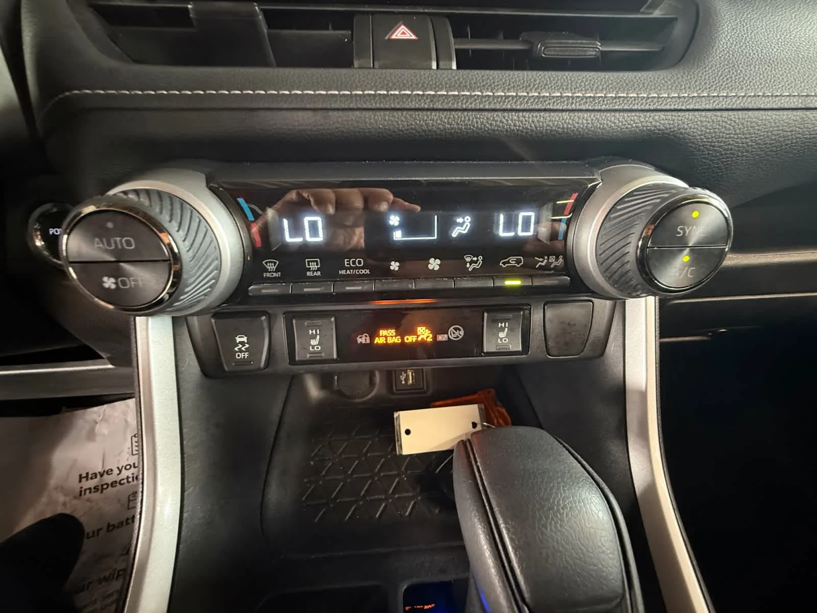 Used 2024 Ice Cap Toyota Hybrid XLE image 17
