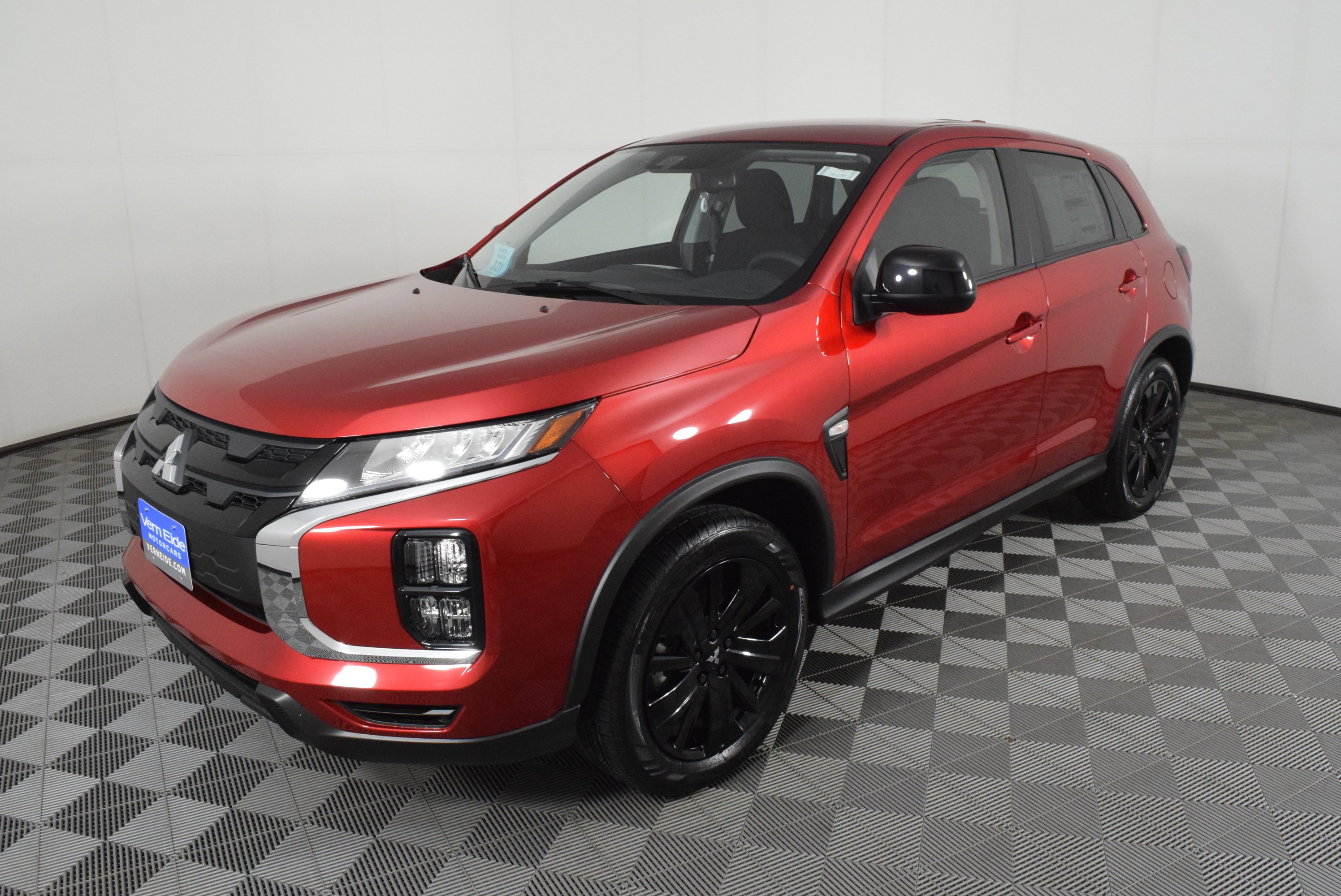 New 2026 Red Diamond Mitsubishi LE image 10