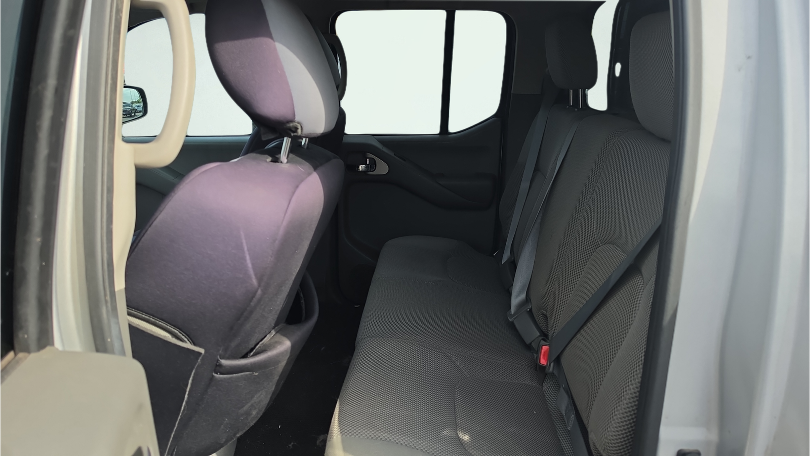 Used 2010 Radiant Silver Nissan SE image 17