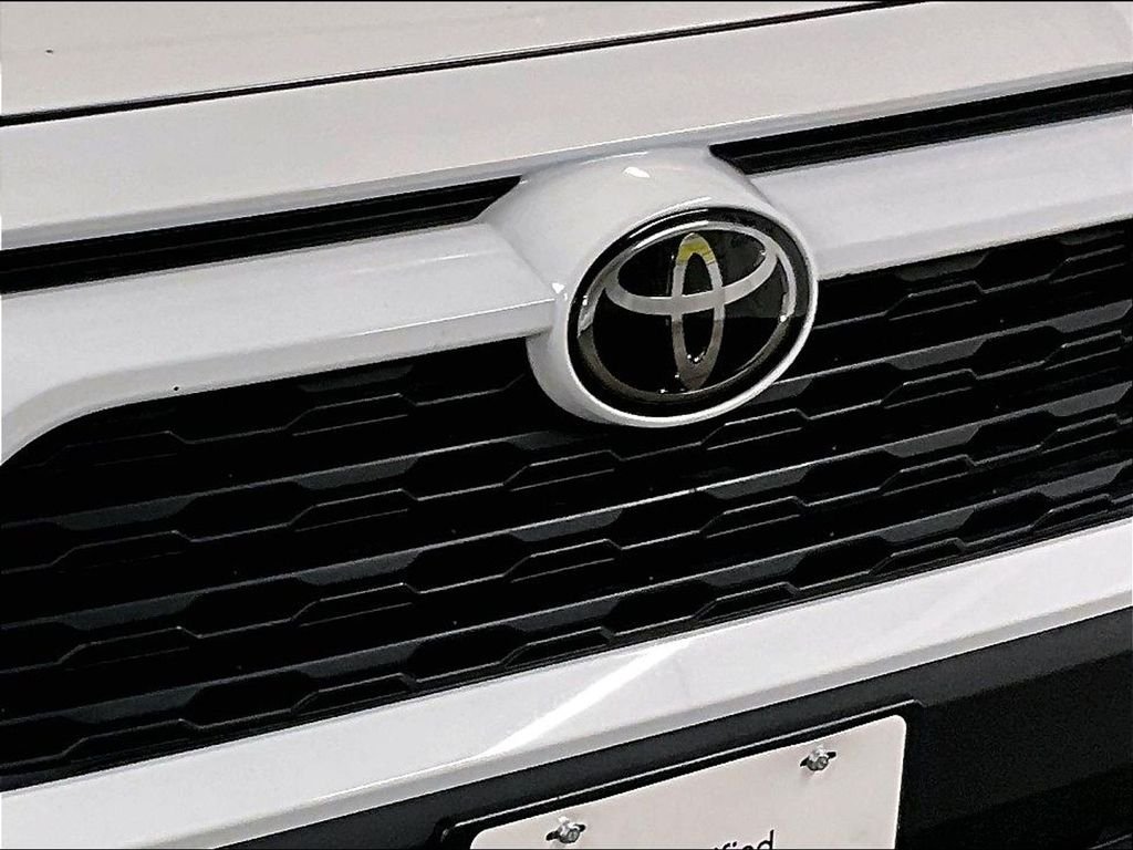 Certified Used 2022 White Toyota LE image 30