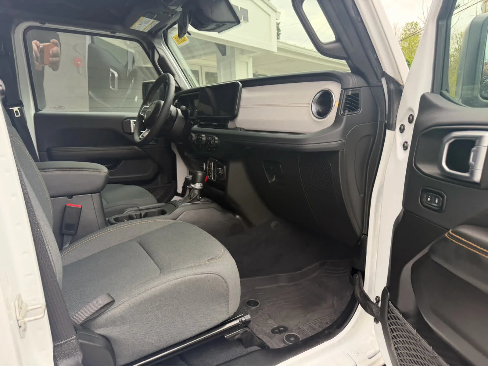 Used 2024 Bright White Clearcoat Jeep Sahara image 18