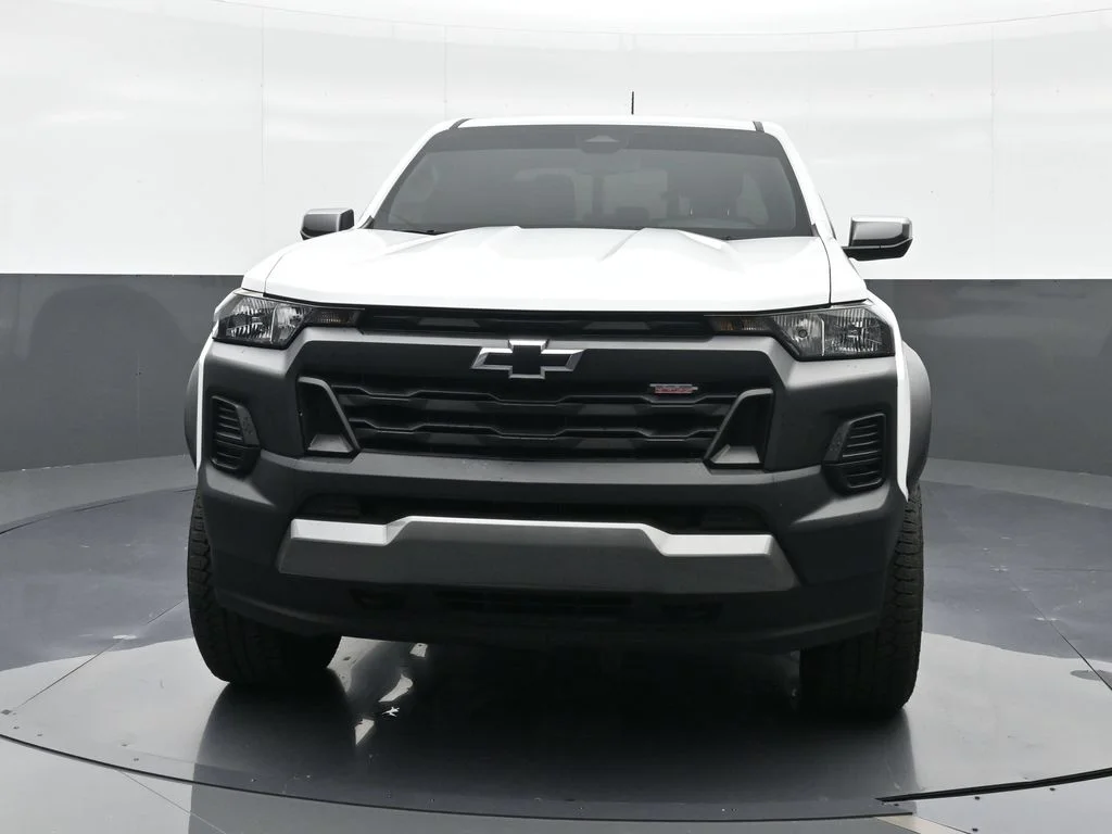 Used 2025 White Chevrolet Trail Boss image 6