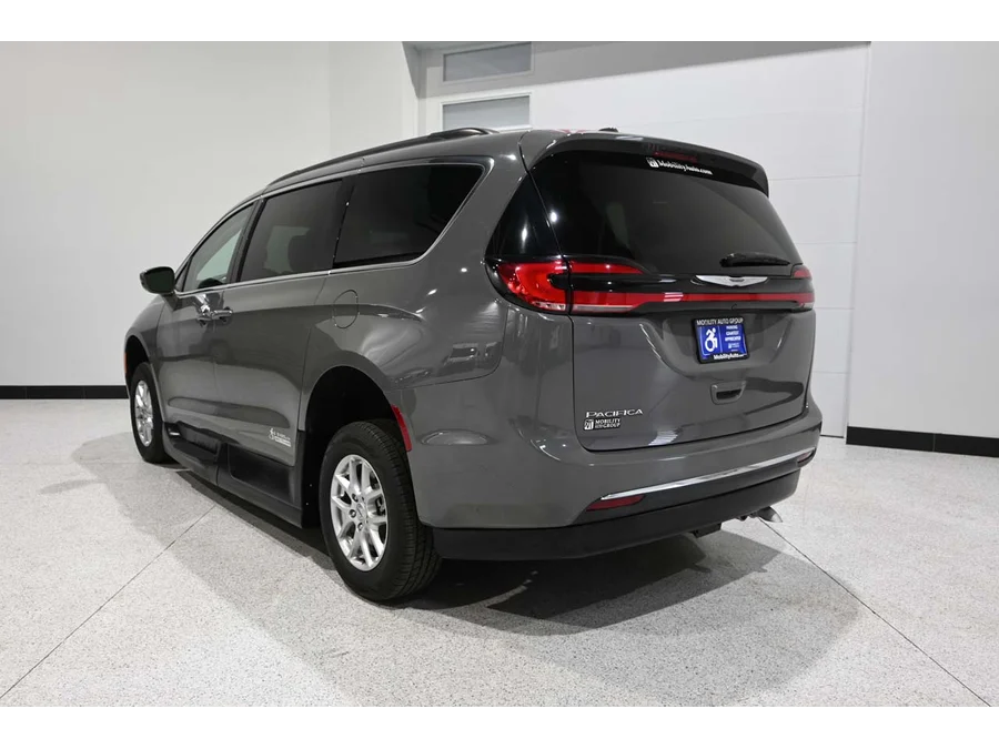 2022 Chrysler Pacifica Touring L - Photo 8