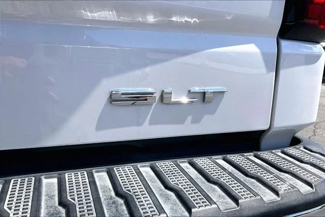 Used 2021 White Frost GMC SLT image 8