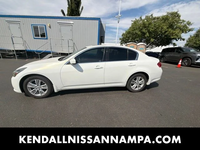 Used 2013 White INFINITI X image 1