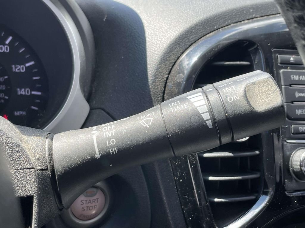 Used 2015 Silver Nissan SV image 24