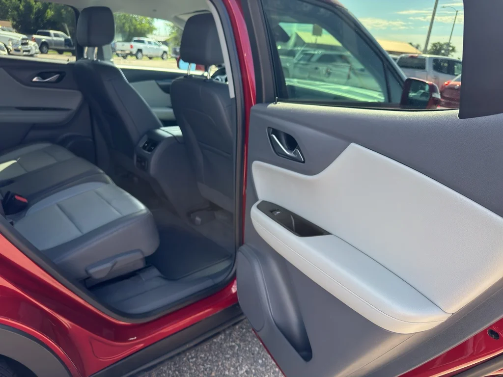 Used 2019 Cajun Red Tintcoat Chevrolet Base w/3LT image 16