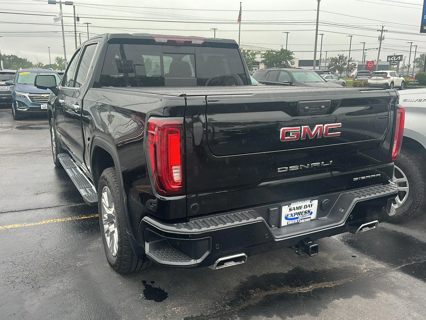 Used 2024 Onyx Black GMC Denali image 4