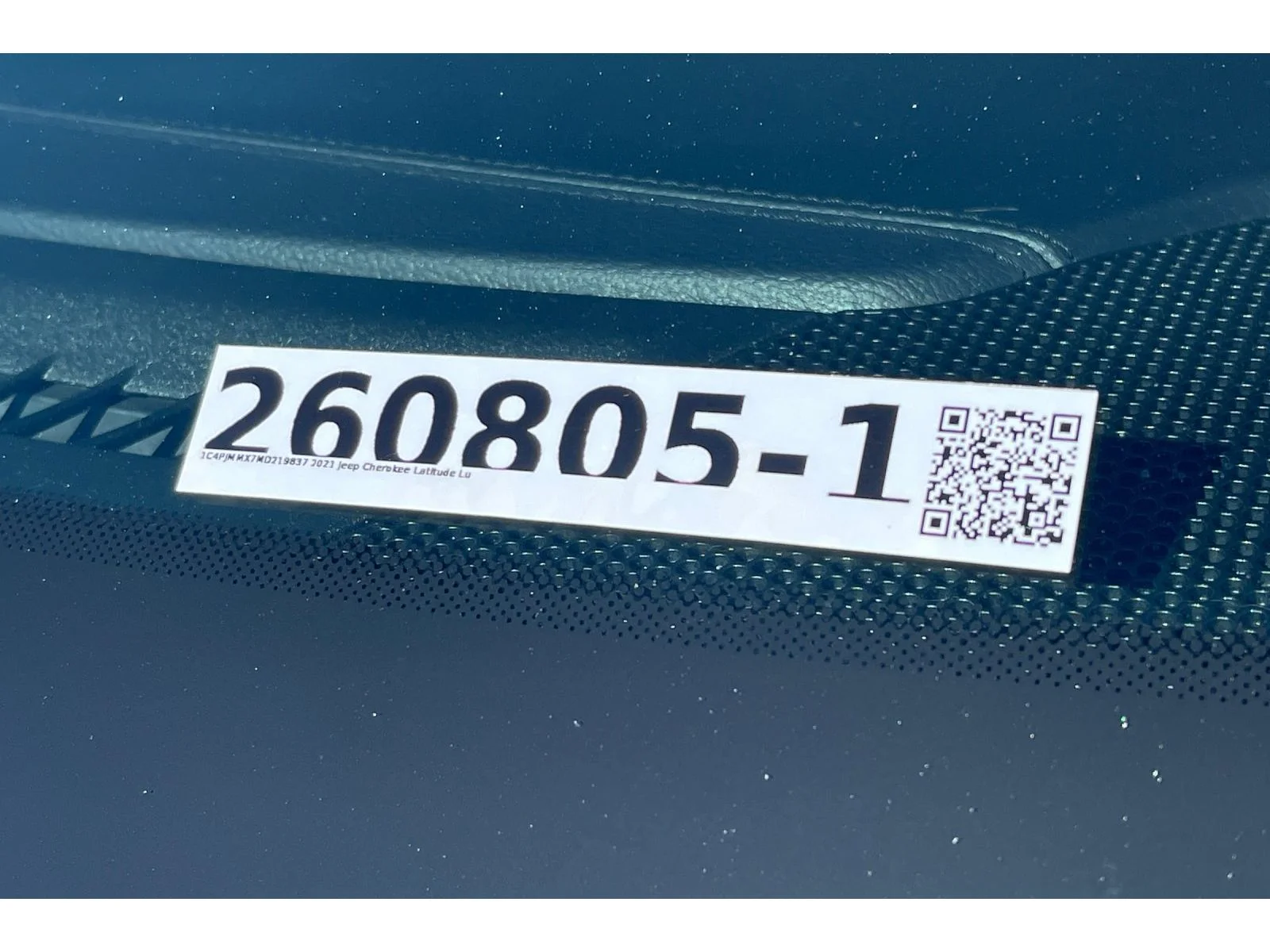 Used 2021 Diamond Black Crystal Pearlcoat Jeep Latitude Lux image 53