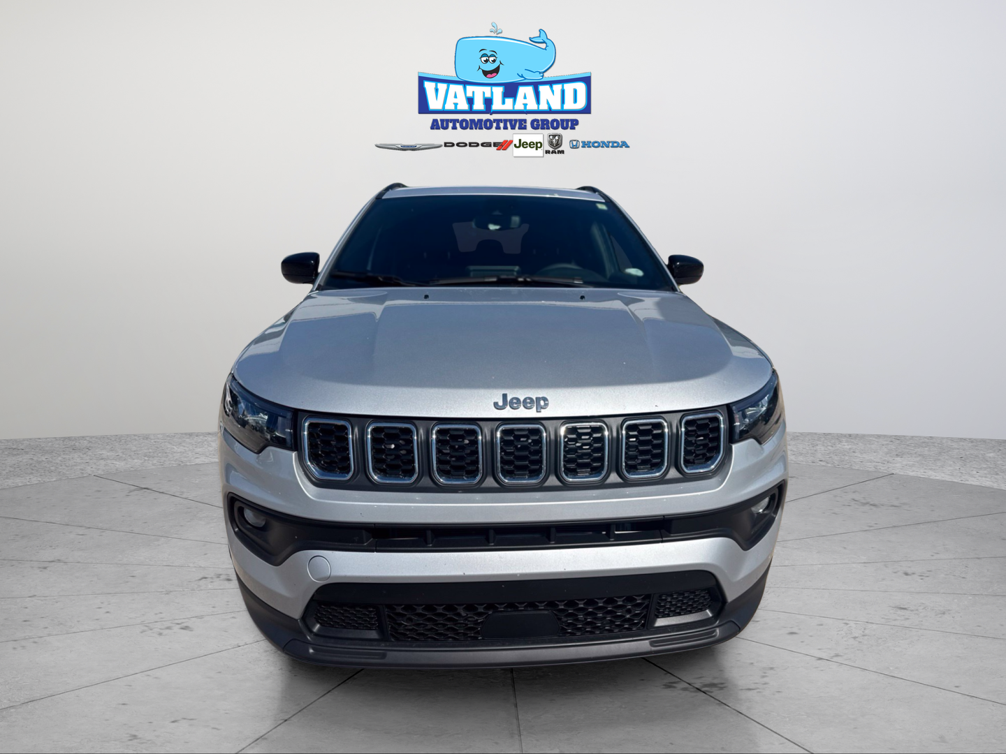 Used 2025 Silver Jeep Latitude image 20