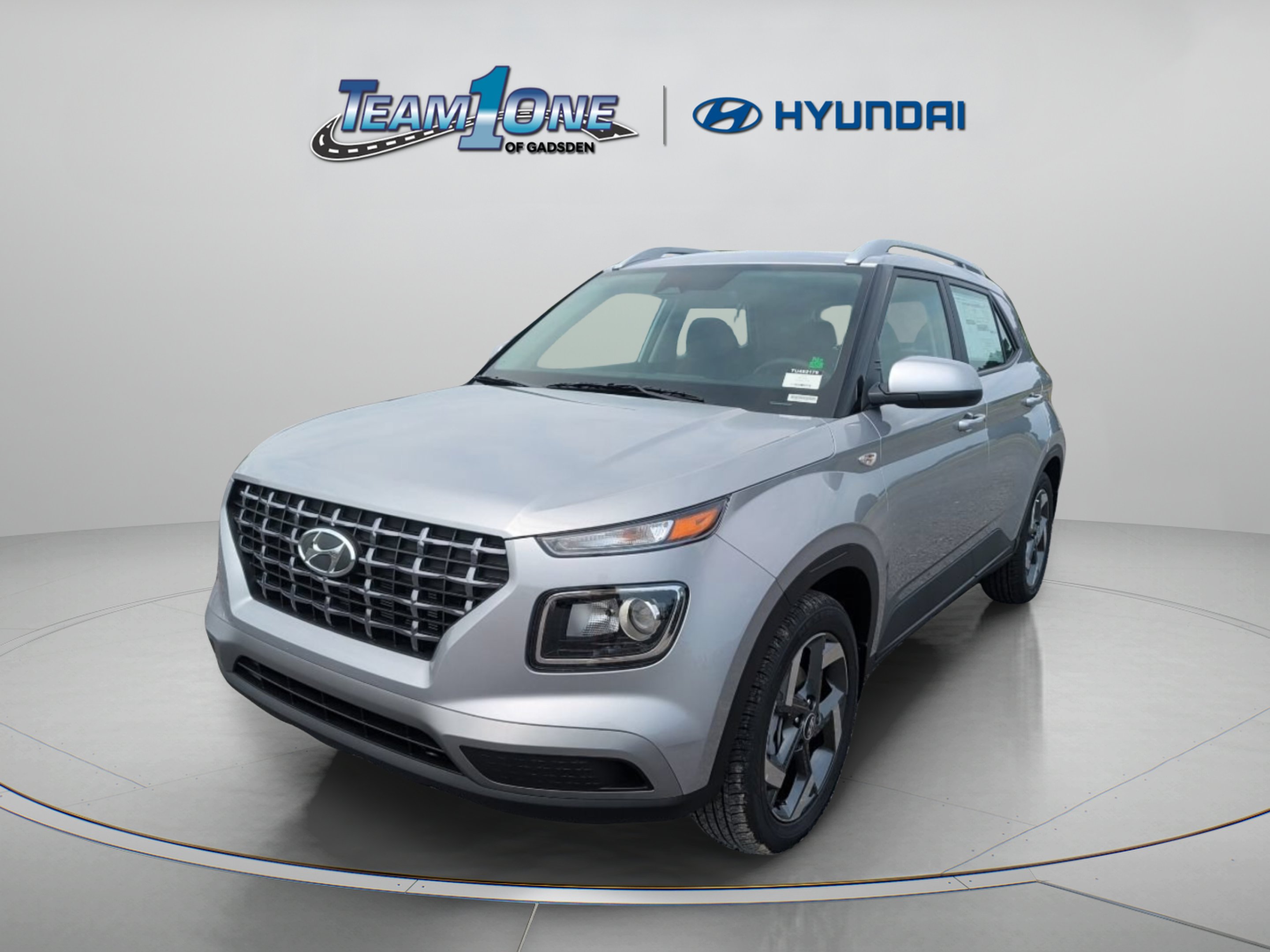 New 2026 Shimmering Silver Hyundai SEL image 4