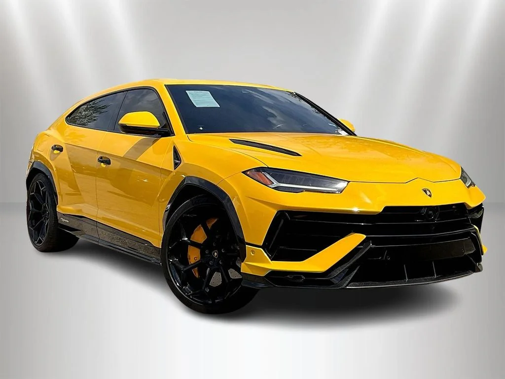 Used 2023 Giallo Auge Metallic Lamborghini Performante image 3
