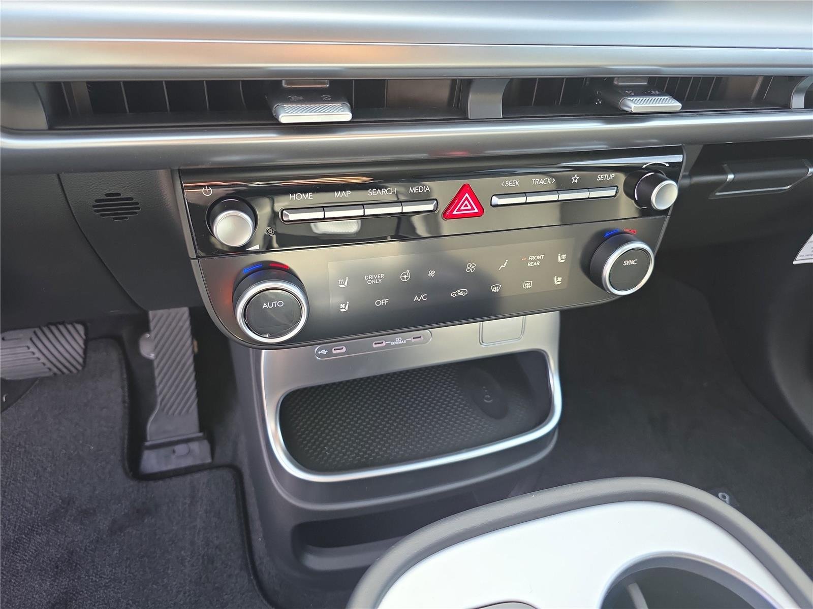 2026 Hyundai IONIQ 9 SEL - Photo 17