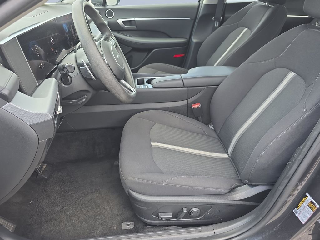Used 2025 Portofino Gray Hyundai SEL image 11