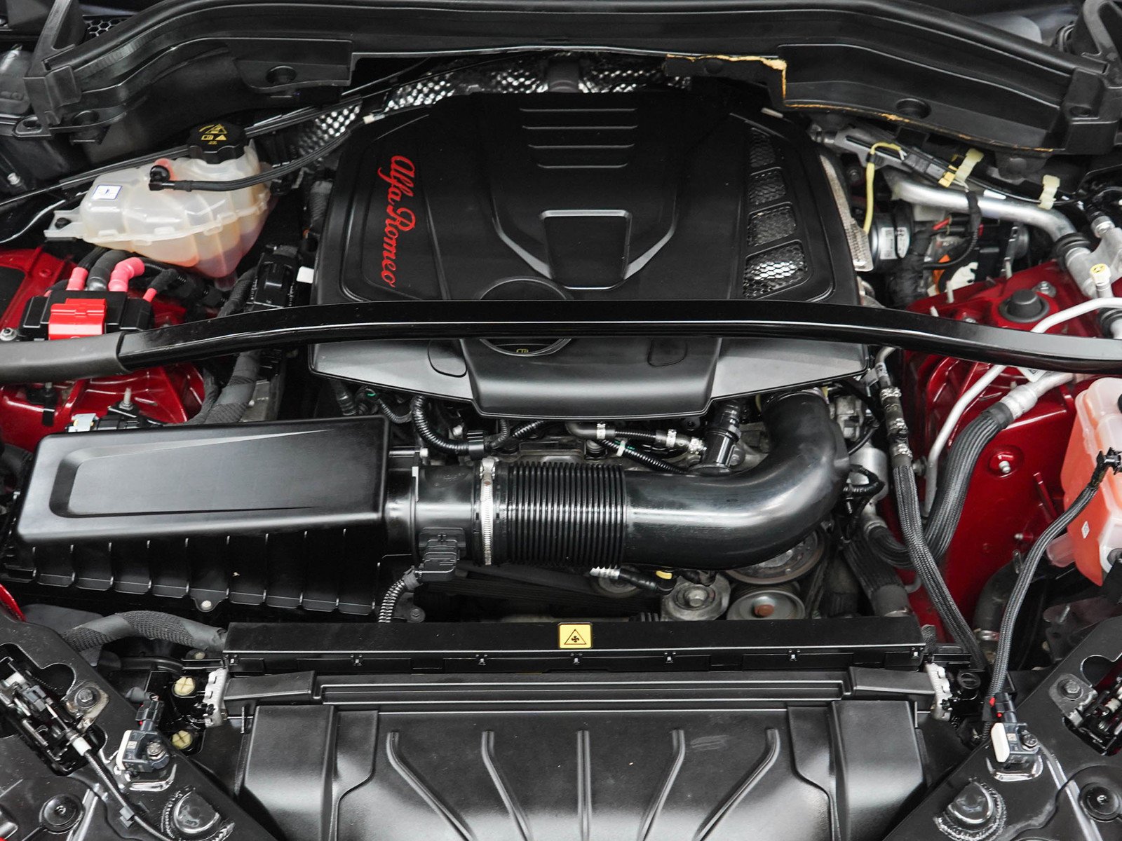 Used 2019 Alfa Rosso Alfa Romeo Ti image 32
