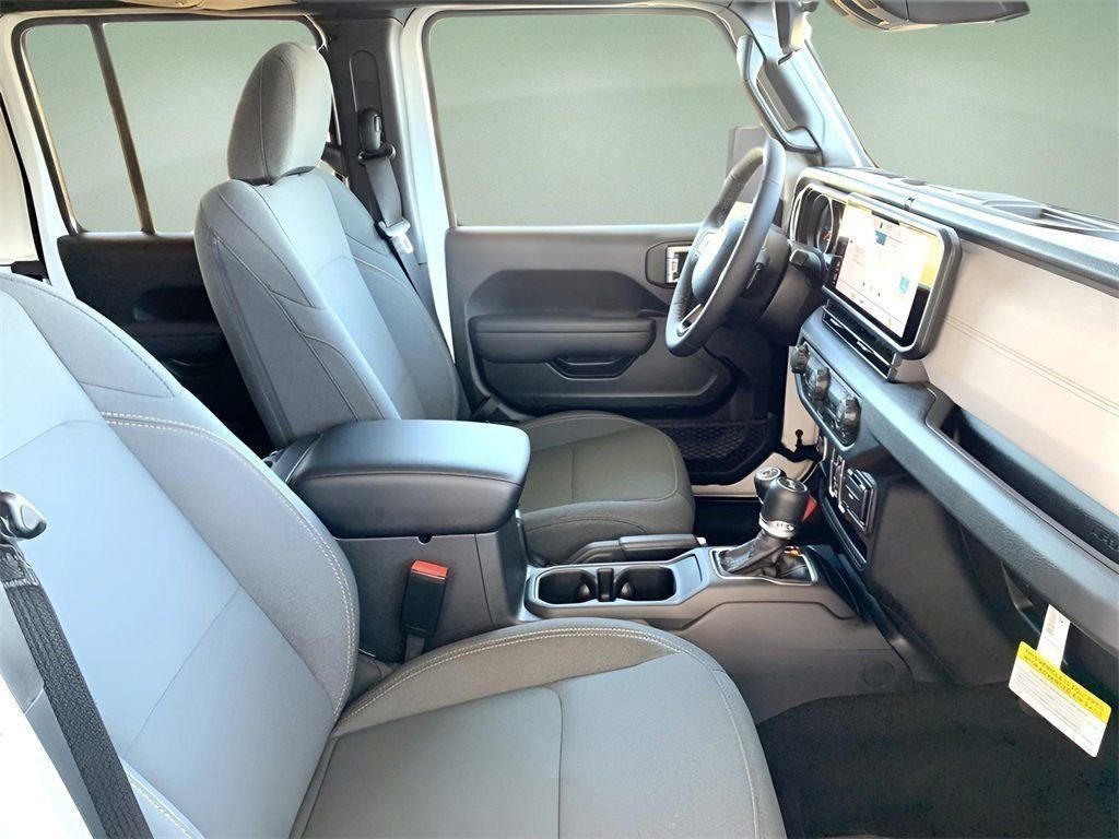 New 2026 Bright White Clear-Coat Exterior Paint Jeep Sport S image 27