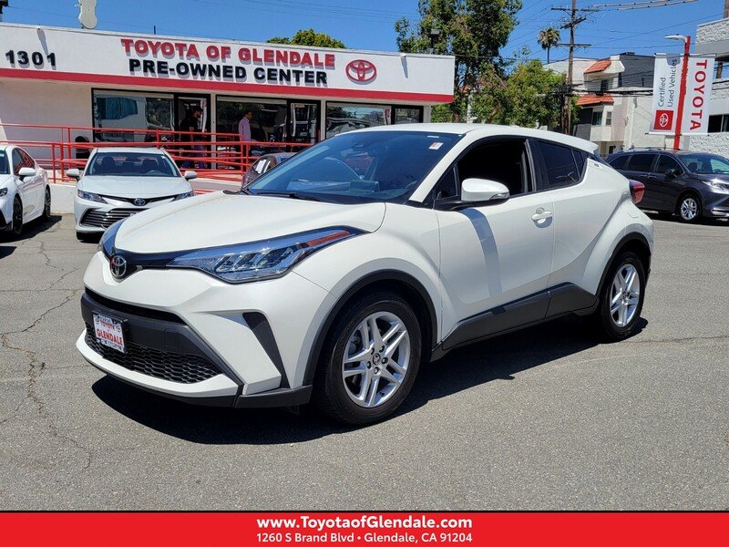 2021 Toyota C-HR LE's photo