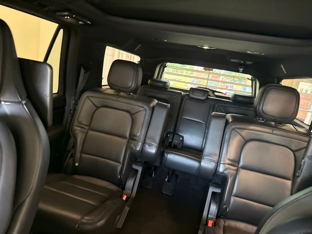 Used 2019 Black Lincoln Reserve image 4