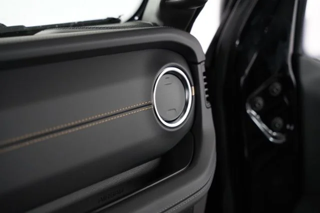 2025 Jeep Wrangler 4-Door Sahara - Photo 18