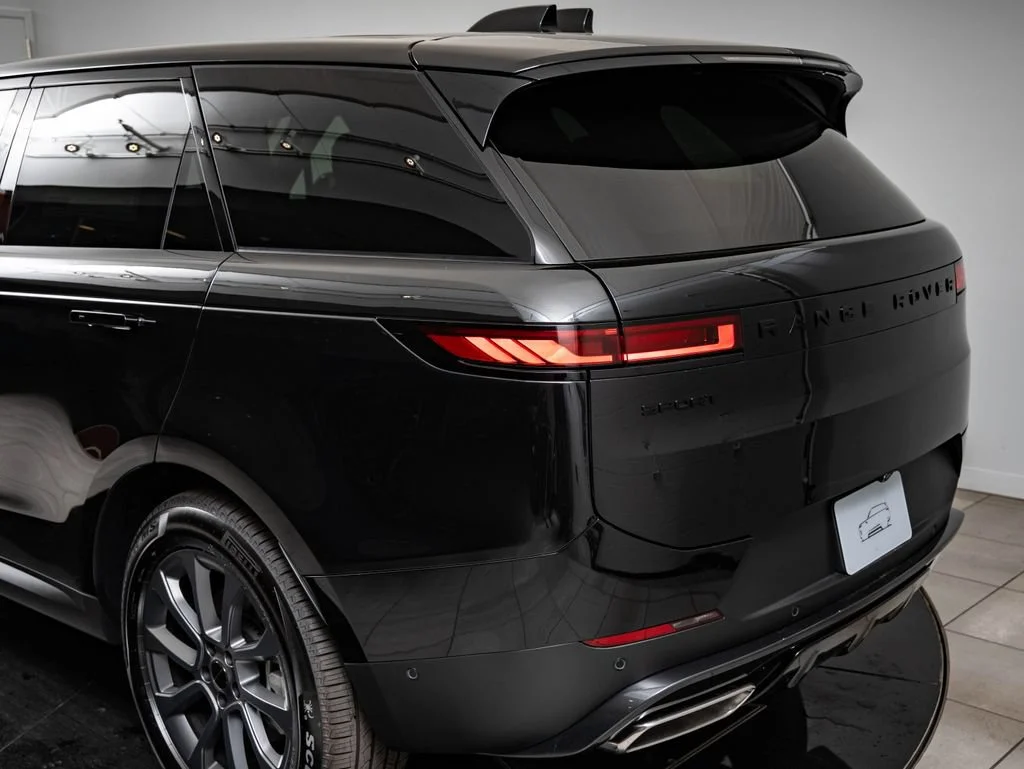 New 2026 Santorini Black Land Rover SE image 19