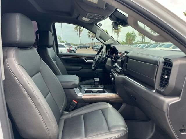 Used 2024 White Chevrolet LT image 22