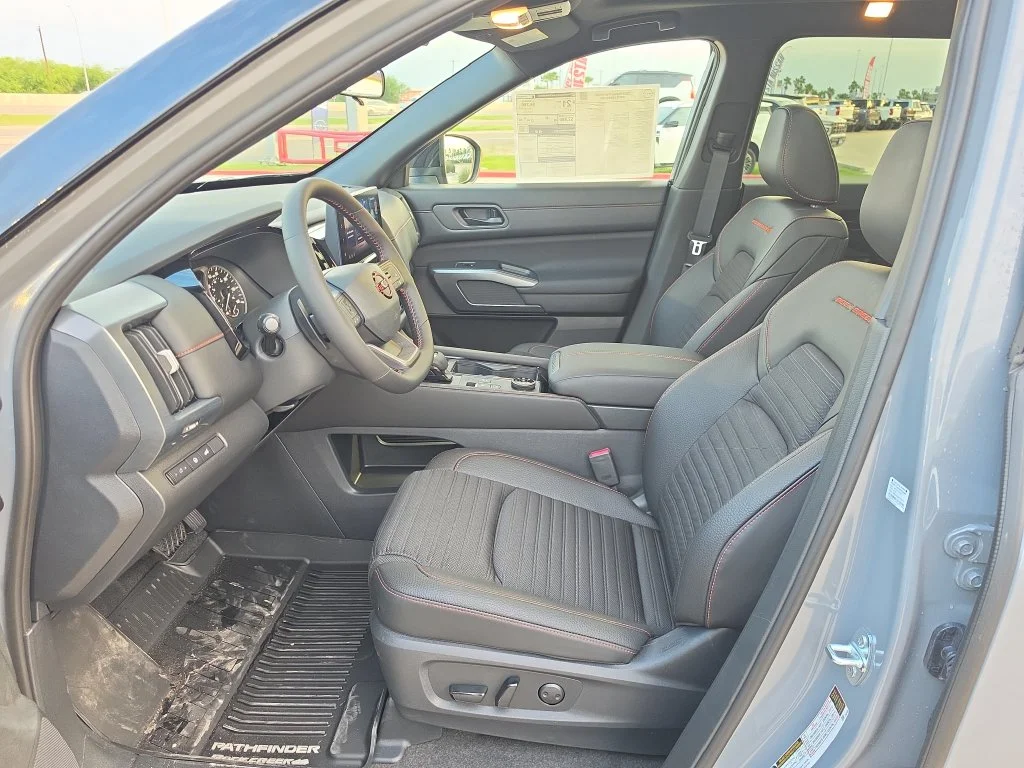 New 2026 Boulder Gray Pearl / Super Black Two-tone Nissan Rock Creek® image 25