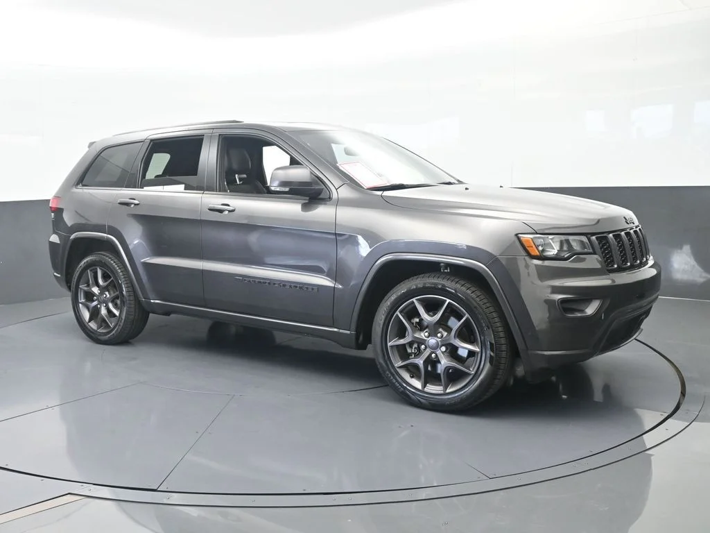 Used 2021 Granite Crystal Metallic Clearcoat Jeep Limited image 7