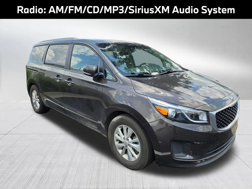 Used 2015 Silver Kia LX image 4
