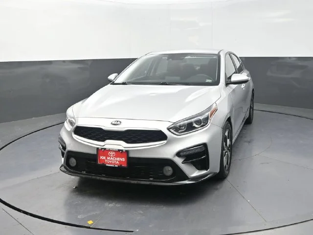 Used 2021 Silver Kia LXS image 2