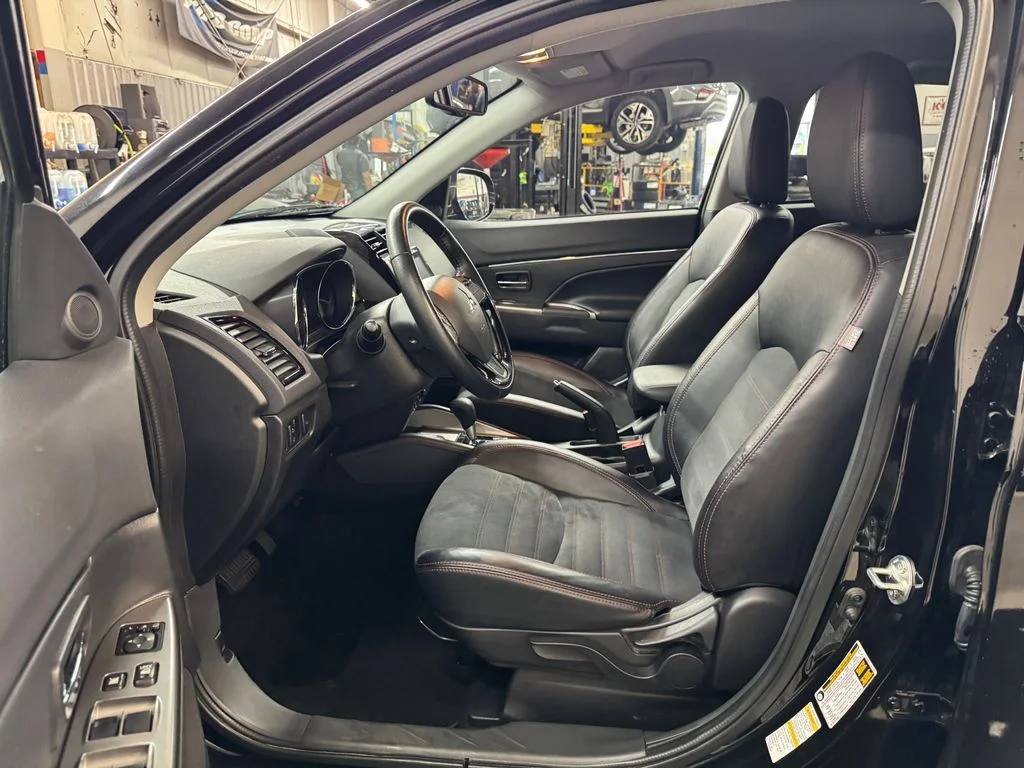 Used 2024 Black Mitsubishi 2.0 SE image 16