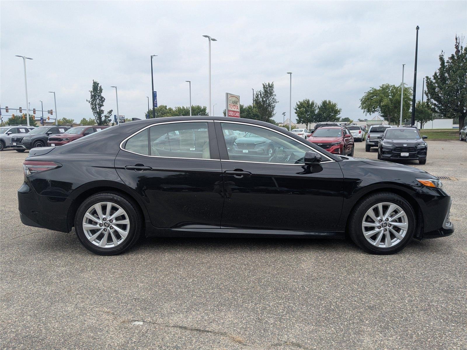 Certified Used 2024  TOYOTA  image 3