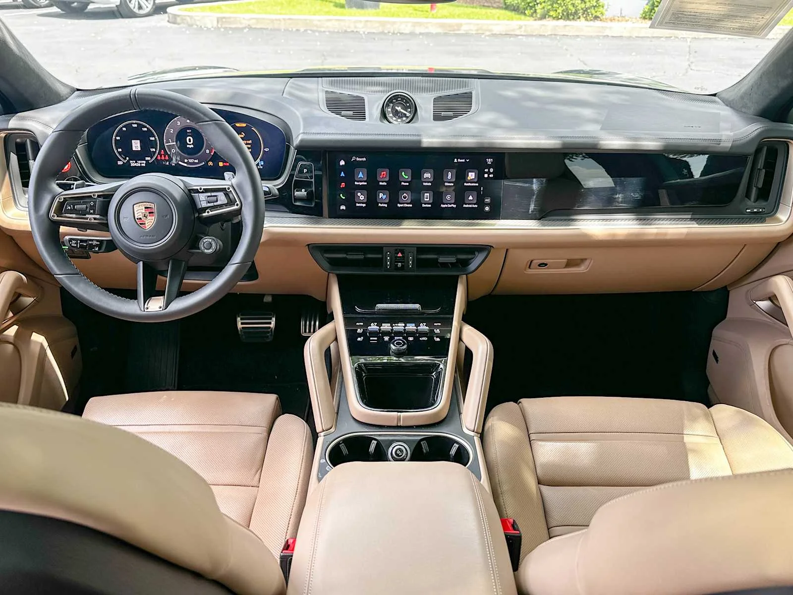 Used 2025  Porsche GTS image 16