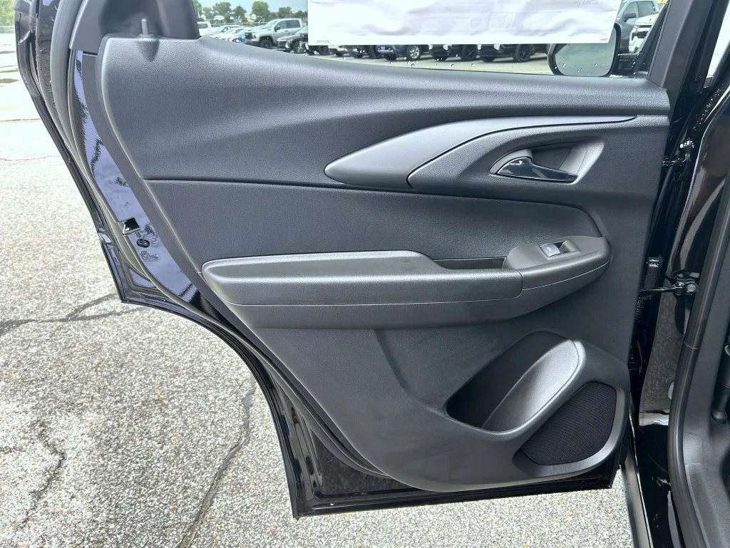 New 2026 Mosaic Black Metallic Chevrolet LT image 17